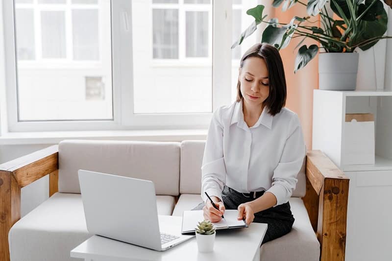 ¿Estancado en tu Carrera? Descubre cómo el Coaching te Impulsa hacia Adelante